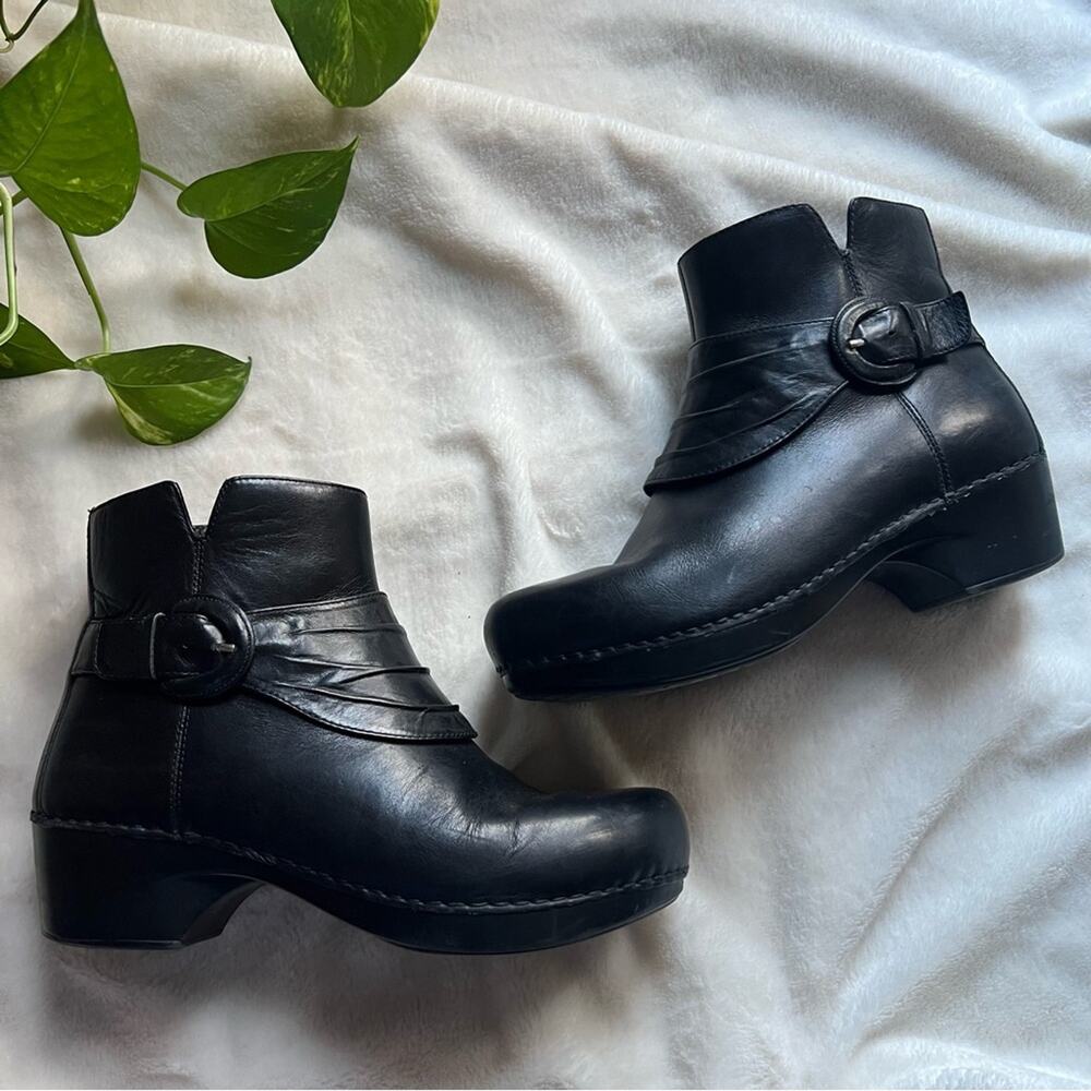 Dansko Tabitha Black Leather Ankle Boots - Picture 2 of 9